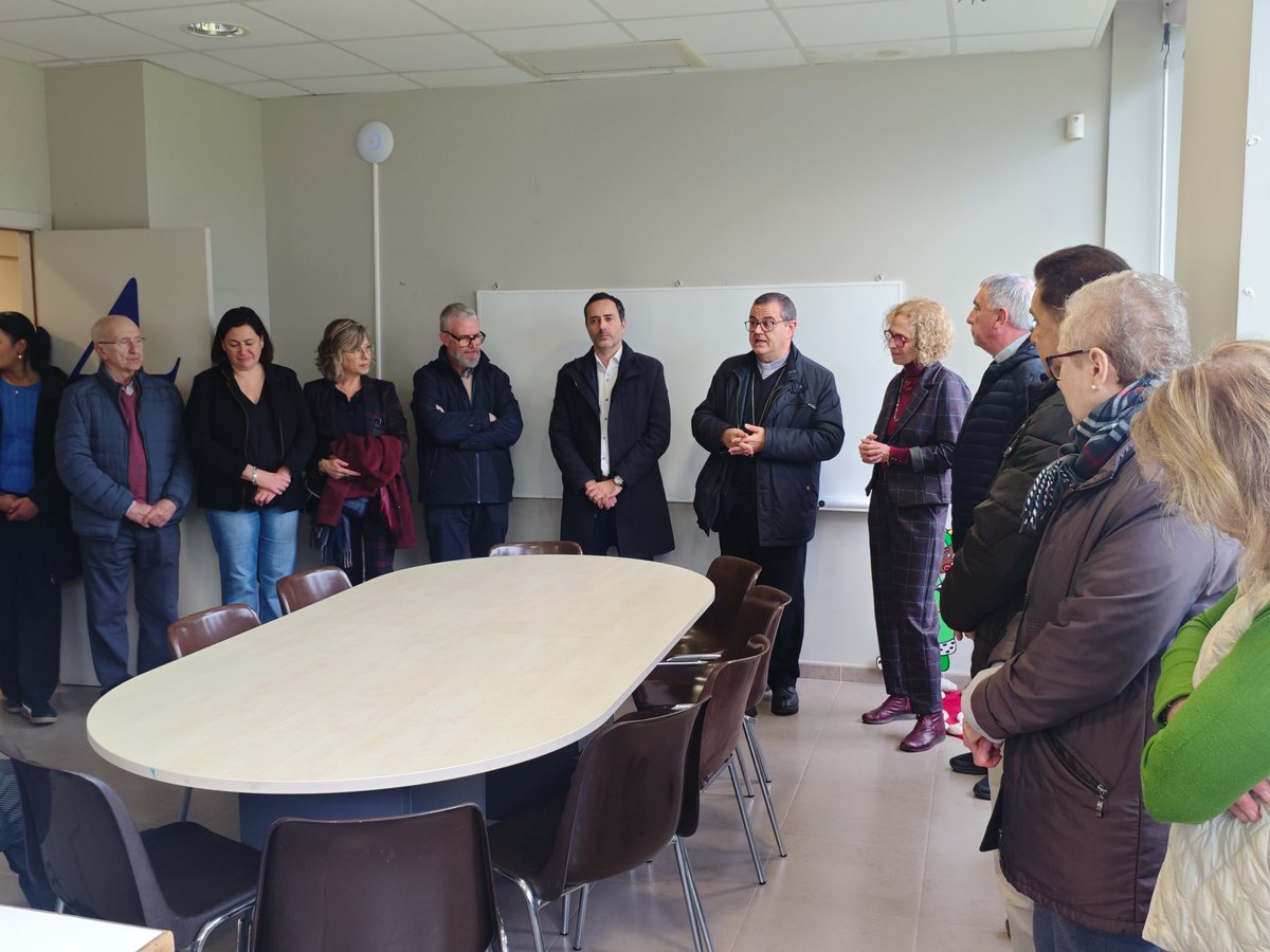 🙏 Fa unes setmanes vam beneir la nova seu de Càritas Interparroquial de Tortosa.

Un acte senzill i emotiu que reforça el nostre compromís d’acollir, escoltar i acompanyar amb dignitat les persones més vulnerables.

🤍 Caminem plegats cap a un món més just i solidari.