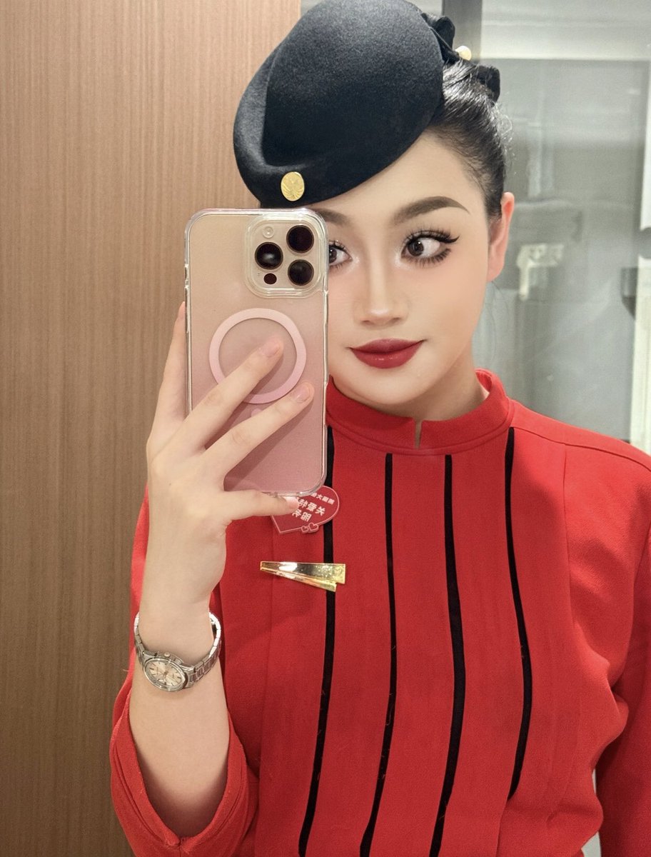 川航空姐 菲菲 tweet media