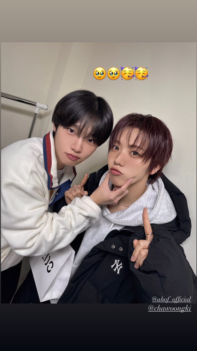 1998_Beans's tweet image. Son Dongpyo IG Story with Woongki

#차웅기 #WOONGKI 
#아홉 @AHOF_official