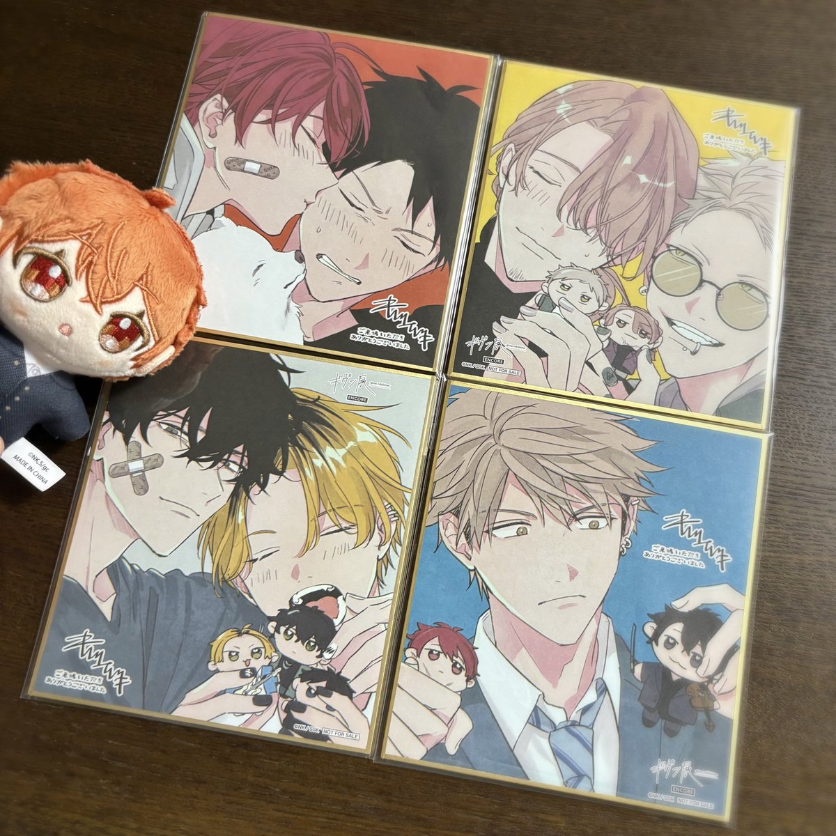 色紙は3回目🐈‍⬛🐈、4回目は別カプやったけど、かのんちゃんのおかげで無事にコンプ出来ました！感謝です😭💕💕
カラー色紙...最高すぎる〜〜〜〜！！！