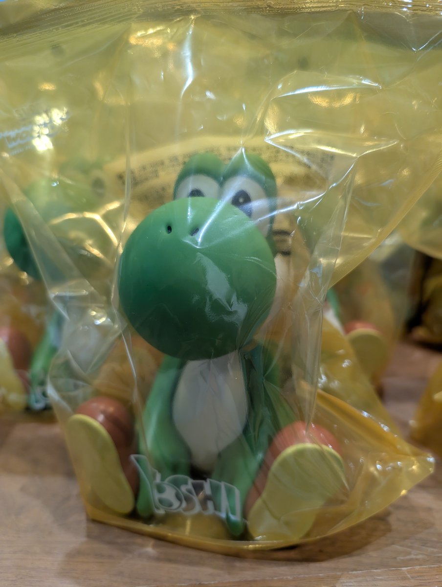 ヨッシーのキャンディ、めっちゃリアルで柔らかい素材で可愛い