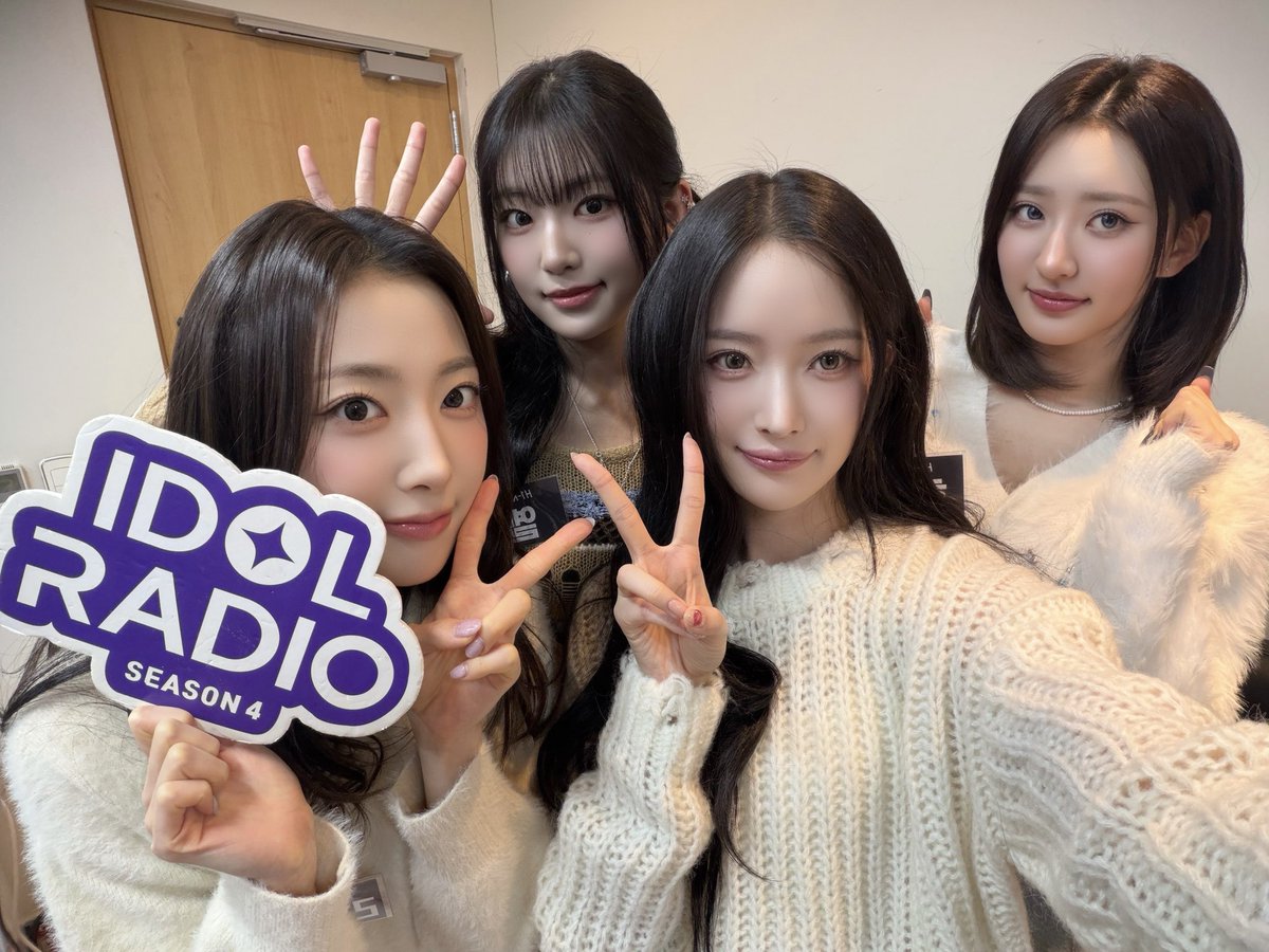 idolradiokorea's tweet photo. 아이돌 라디오4 #ep186 하이키 (DJ 에릭)와 함께하는 스트리밍 방송이 시작됐습니다

📲 아이돌 라디오 유니버스 공식 Youtube 채널에서 라이브 스트리밍
https://t.co/j86EyExmmS

@THEBOYZ_officl
@H1KEY_official

#MBC #IDOLRADIO #아이돌라디오 #더보이즈 #에릭 #H1KEY #하이키 https://t.co/BcSWKVrjEX
