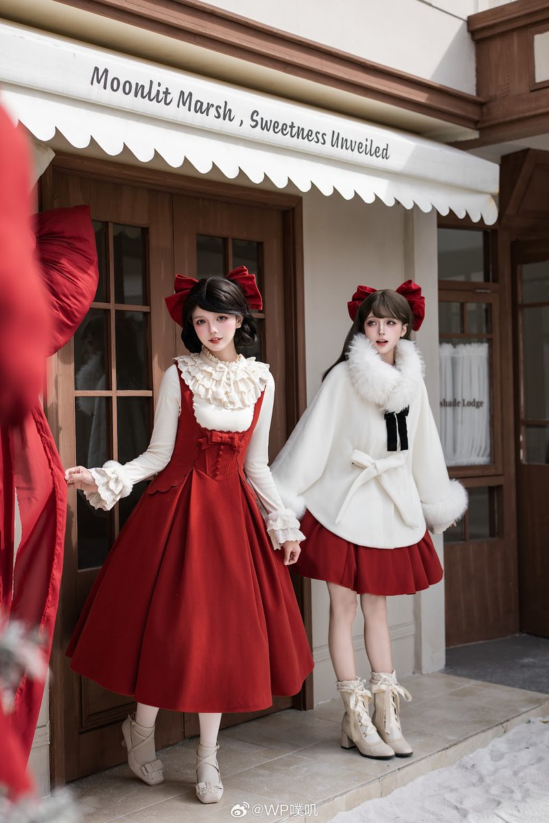 🎀☕カフェの窓辺、街角の光。 グレーもブラウンも、深い赤も、季節に