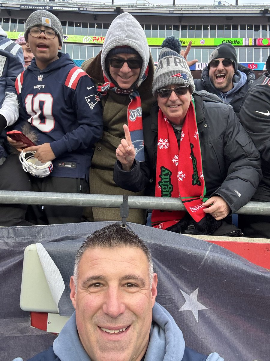 Alex Vispoli tweet media