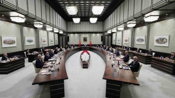 Gözler bugün yapılacak Kabine Toplantısı’nda! 🇹🇷
Aylardır yolunu gözlediğimiz 20.000 öğretmen ataması için artık “müjde” zamanı gelmiştir. Belirsizlik bitmeli, atama kararı resmileşmelidir.
AGS süreci ve takvimi de netleşerek eğitim camiasının beklentisi karşılanmalı, öğretmenler