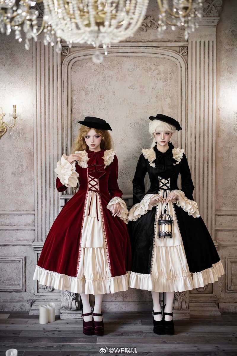 POCOTA♪♪ 🎀☕カフェの窓辺、街角の光。 グレーもブラウンも、深い赤も、季節に