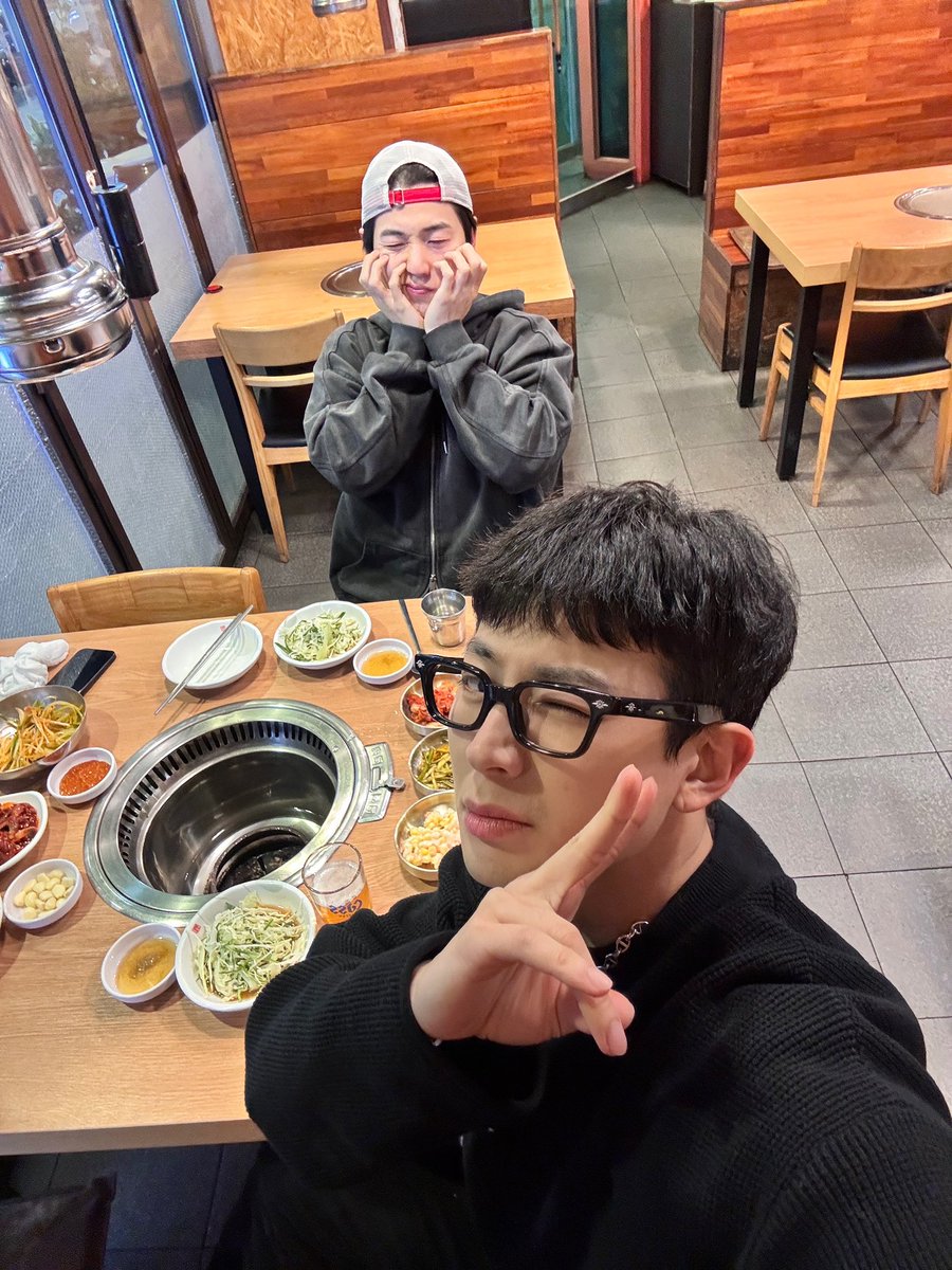 송윤형 tweet media