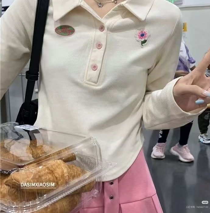 moluvska's tweet photo. cute polo top

a thread https://t.co/z2hN5eSxwf
