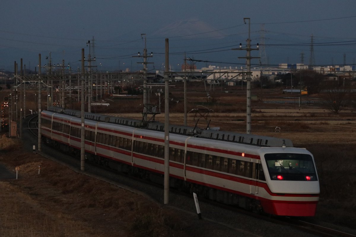 CASzgPKILCBBbmK's tweet photo. 2026年1月5日
東武鉄道伊勢崎線沿線
回6371
1310・りょうもう10号
東武鉄道200系・203F
#東武鉄道伊勢崎線
#東武伊勢崎線
#東武鉄道200系
#東武200系
#203F https://t.co/V18C57Dsvl