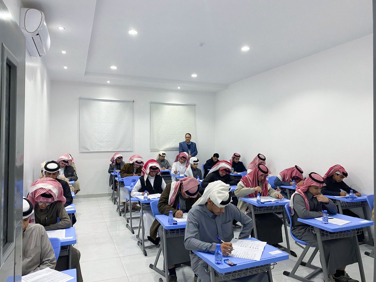جانبٌ من سيرِ #الاختبارات النهائيّة 
خلال الفصلِ الدراسيِّ الأول 📚📝
دعاؤُنا لطلابِنا الأعزّاءِ بالتوفيق 🤩❤

#تعليم_عسير | #مدارس_رواد_الوطن