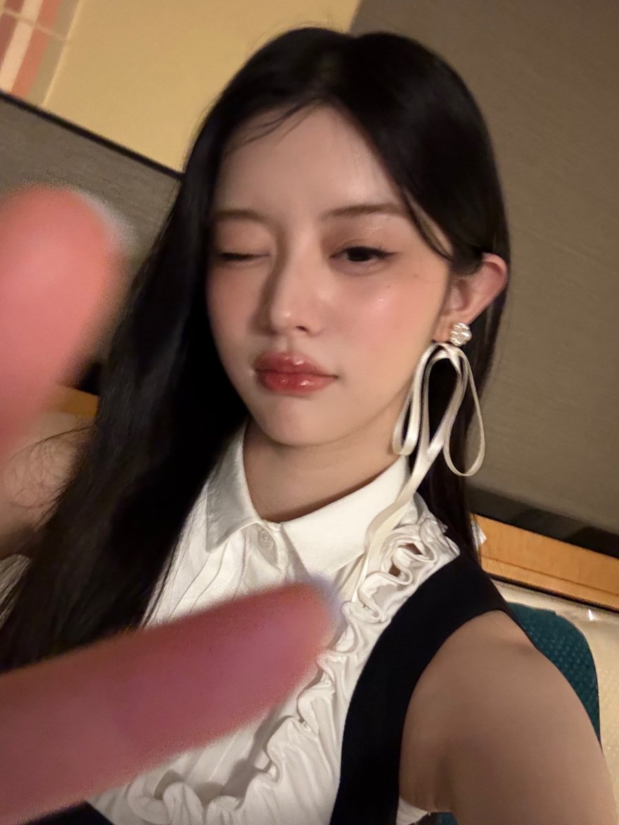 ILLIT WEVERSE tweet media