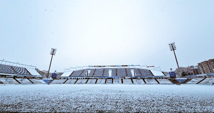 A pesar de las continúas ofensas por parte de los okupas de la Paeria en connivencia con la Logia del lugar( si no se acaban matando entre ellos), el CdE tiene vida propia y sí,se viste como merece.

El Lleida de sempre ha salido del pozo.

Feliç any 2026 del nostre senyor🥂