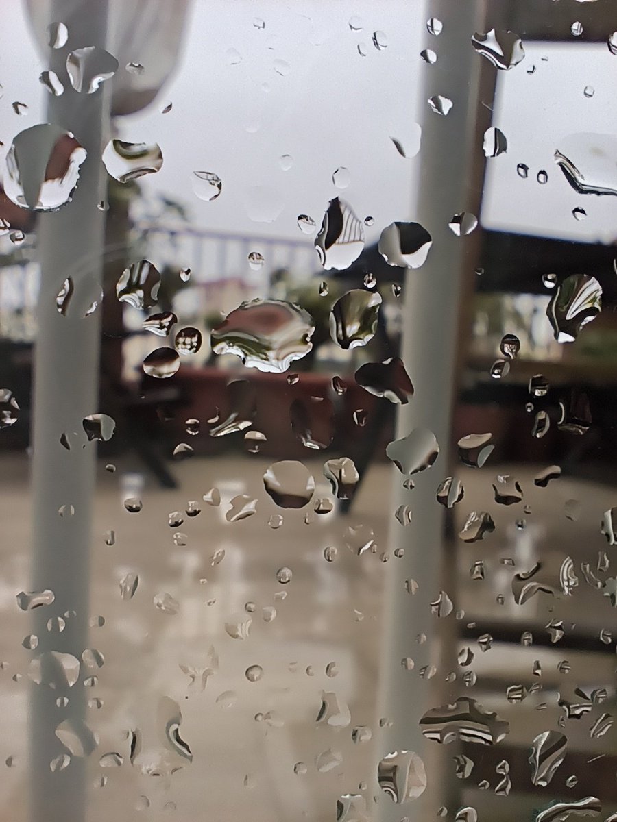 Está bien que los primeros días del año estén siendo pasados por agua. Así el año crecerá fuerte y sano, como debe ser. #2026yaverastu