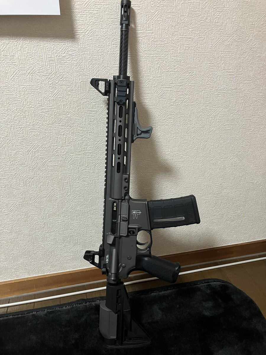 AHOBEL2's tweet image. 初トレポン！
♾️デビュー！
Nボにカーボンアウター！

夢だったジャックカービン(ちょっと違うとこあるのはわざとです)

カッコいい〜

とりあえず、今あるモノで！
光学は迷走中……

軍拡パーツ揃ってきて塗り終わってからまたどうなるかワクワクするぜ！

#トレポン
#インフィニティ
#move