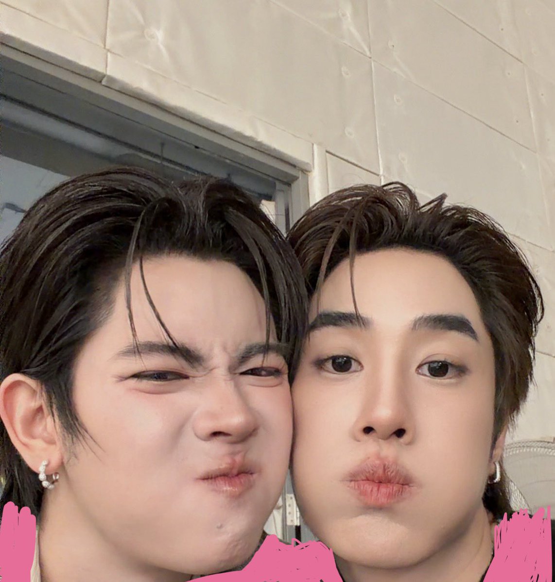 TLE_mtm's tweet image. ไม่ได้เจอหลายวัน ขอเติมเติ้ลเฟิร์สวันหน่อยละกันนะ