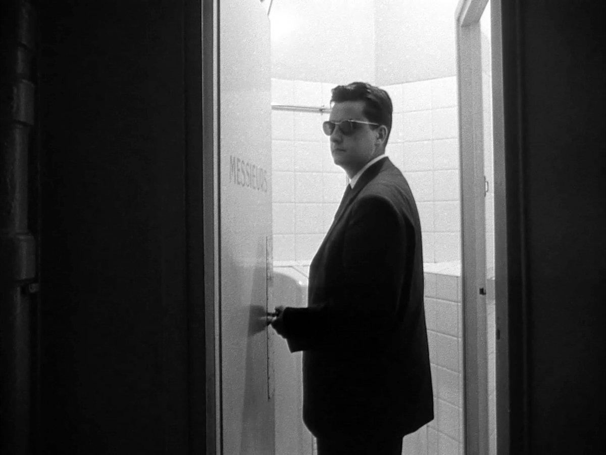 filmfr4me's tweet image. Breathless (1960)
Director: Jean-Luc Godard