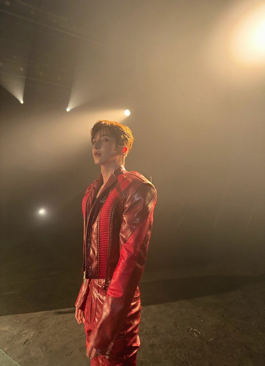 [ 👱🏻‍♂️2026.01.05 Threads Update👶🏻 ]

Not🎽but I know you all want these three photos so…”take that”～⭐️😏

•
#盧瀚霆 #AnsonLo #mirrorweare
👶🏻♥️👱🏻‍♂️