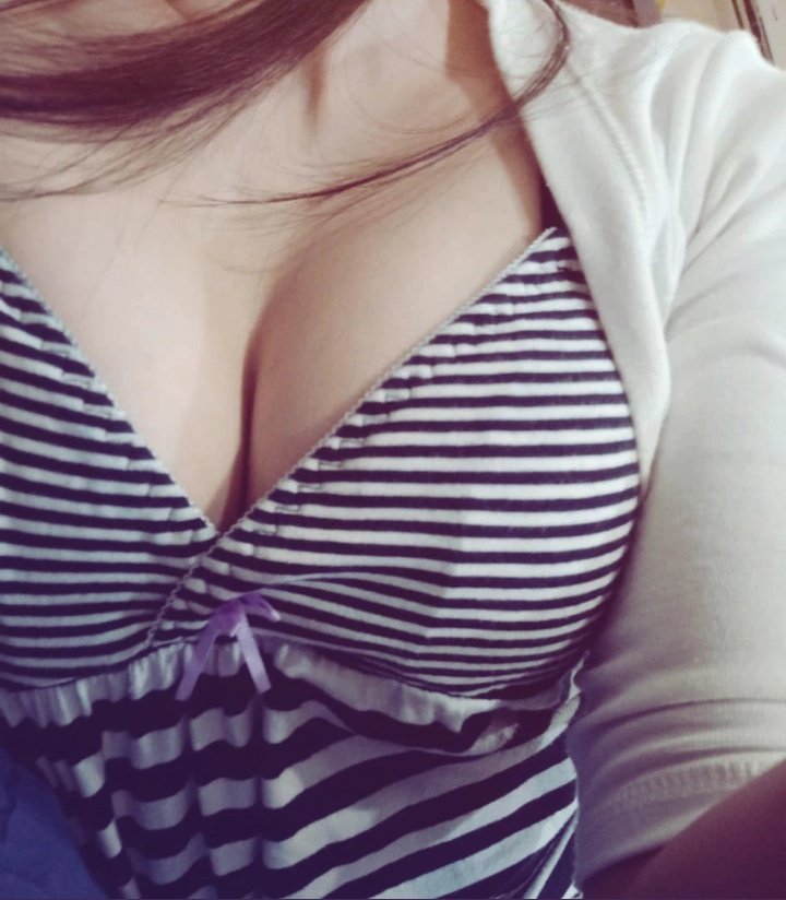 4evespace's tweet image. my intro ( ˶ˆᗜˆ˵ )

≽^•⩊•^≼ hii my name is eve | im new to #nsfwtwt ‼️

🍬 18 | she/her | infj
🍬 5'0" | petite 🧸 
🍬 shy girl until im not (˶˃ᆺ˂˶)
🍬 soft &amp;amp; naughty
🍬 tease first, behave later :3 

♡ + ↻ to be moots 🍒
#cute #princess #teenslut #boobs #nsfw #alt #shy