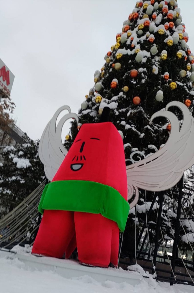 tv103's tweet photo. 仕事始めでぐったりしている社会人の皆さんに！
テレビ父さんが翼をさずける～♪
（翼を授けるドリンクのお世話になるのはまだ早いと思う） https://t.co/jRp5WFzT5D