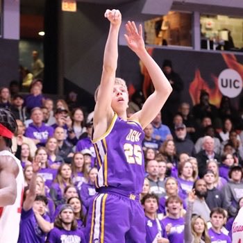 BQuillmanQcast's tweet image. Final thought…

D3 kids’ bodies aren’t changing like this in a year from the internships. 

#d3hoops