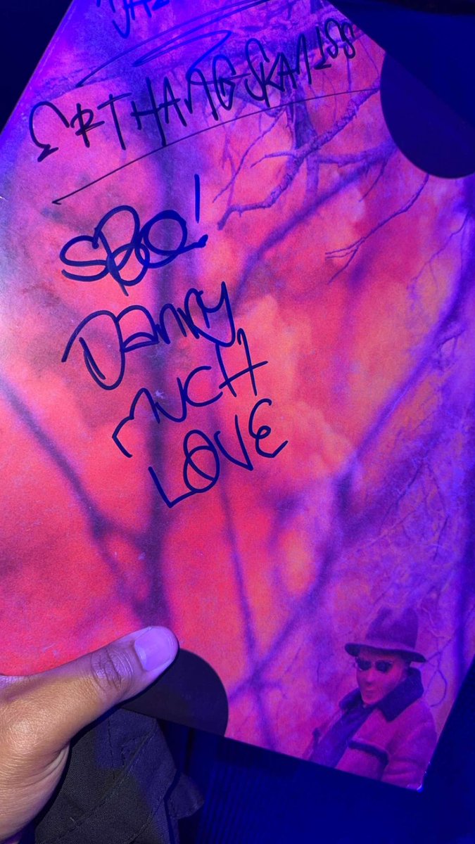 DannySoul0's tweet photo. @sleepingongemss Got the vinyl signed by Q &amp; T.F. https://t.co/cF48vty2Af
