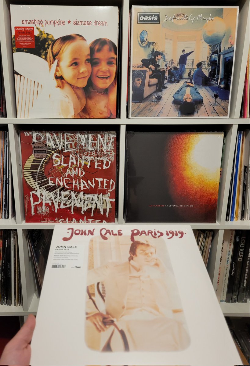 ModDogRecords's tweet image. 🎸 Por Reyes regala o autoregalate música. Ese disco que desde hace tiempo te gustaría tener en tu colección o ese capricho de edición limitada que tienes en tu wishlist. Aguinaldos y regalos de Reyes listos desde Mod Dog Records.

🔥 Revisa nuestro stock.
moddogrecords.es