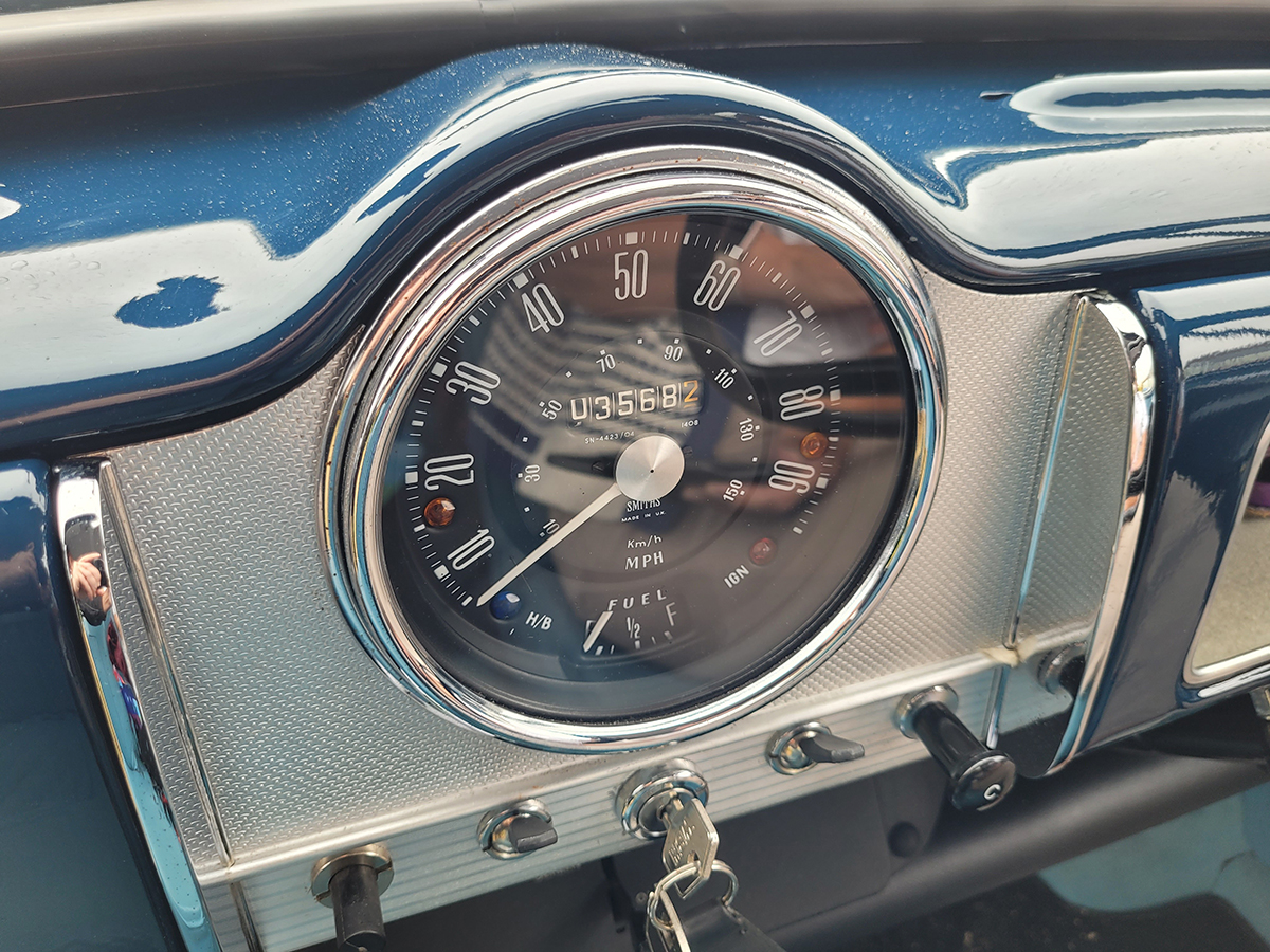 caigauge's tweet image. Our classic Smiths Speedometer in a 1957 Morris Minor.

Check out classic black faced Smiths gauges on our website &amp;gt; smiths-instruments.co.uk/models/classic…

#smithsspeedometer #Speedometer #carparts #morrisminor