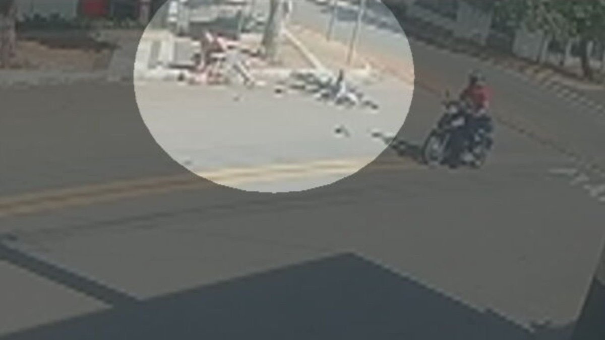 g1riopreto's tweet image. 🚨 Homem é preso suspeito de agredir idoso com socos no meio da rua e roubar R$ 1 mil dele
glo.bo/xez3ex9 #g1 #Mendonça