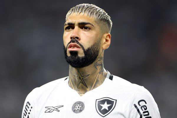 futebol_info's tweet image. ⚠️ Alexander Barboza, do Botafogo, é oferecido ao Fluminense.

O zagueiro gosta do Alvinegro e tem boa relação no clube, mas seu contrato acaba no fim deste ano.

Há negociações em andamento para uma renovação, mas, caso não haja acordo, o jogador pode assinar pré-contrato com…