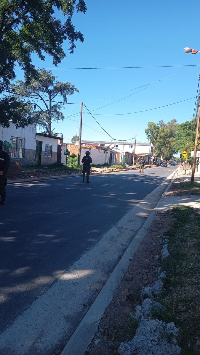En un acuerdo de colaboración con el <a href="/MinSeguridad_Ar/">Ministerio de Seguridad Nacional</a> y gracias a su apoyo hoy se dieron inicio a operativos de control y saturación en distintos puntos estratégicos de Zárate. Los operativos son encabezados por Gendarmeria con el apoyo del COZ, Transito y PNA.
Que Zárate sea un