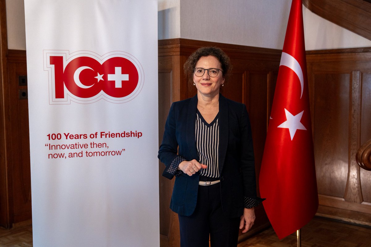 International Bern Welcome Desk tweet media