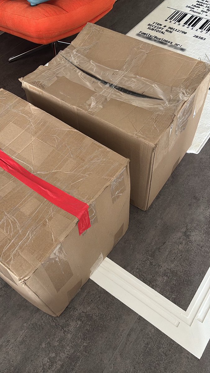 solaaaar's tweet photo. DepopでYEEZYに関連するサンプル品や未発売品等を約60着オーバー購入。
(ロスアパ生産、USA製のもの)

個人使用としては、量が、、、と税関に引っ掛かり、止まっていましたが、無事到着。

#YZY #YEEZY #YEEZY SZN X #サンプル https://t.co/abBSHhOzuf