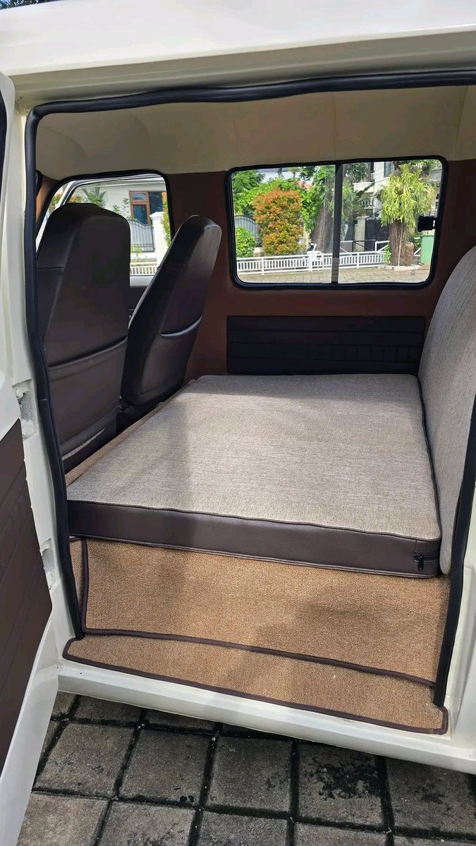 Aerio_Id's tweet image. Suzuki ST20 double cabin 1983.

Mobil unik &amp;amp; klasik, lucu ya gaess 😂✌

📸 : Handi Sapta Mukti