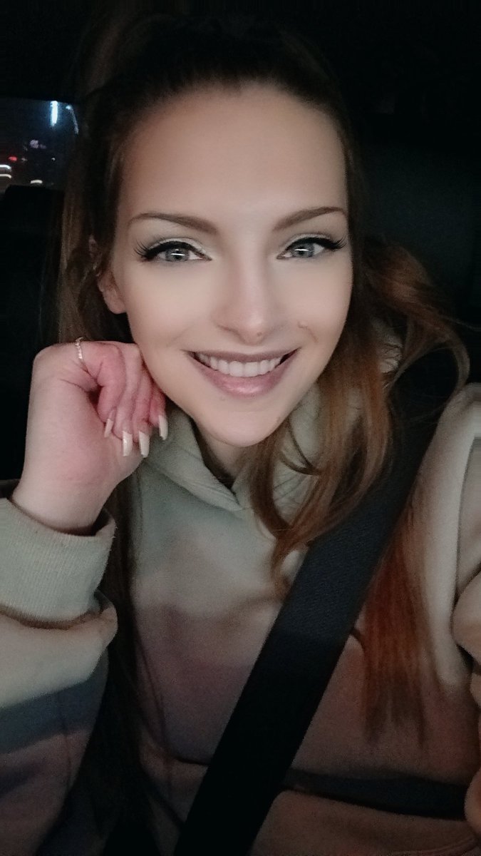 fxckingfindom's tweet photo. Just spoil me, its my birthday 🎂 https://t.co/b4UTUlLbU5 https://t.co/aK7dd8dcMW