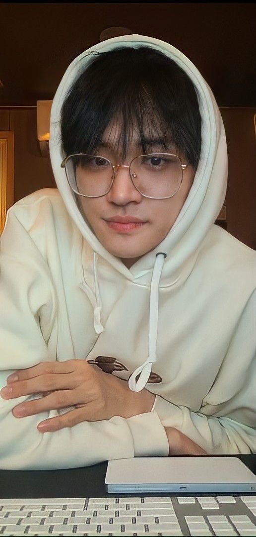 얼굴 무리 많이한다?

#조원상