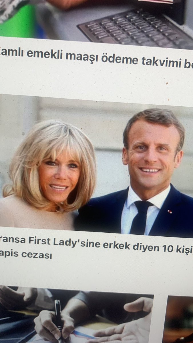Yas farki 
Karisi Brigette 
Baskan Macron arasinda kaç Yaa fark var
Brigette Macron
Baskan Macron lisede onun ogrencisi  iken
Onun hocasi idi
Yani
Karisi
Baskan Macrondan
25 Yas daha buyuk(yasli)