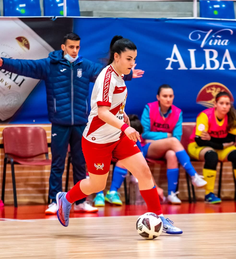Hoy queremos mandar una felicitación a nuestra jugadora Dolo, que cumple años.

¡Muchas felicidades reina! (Que menudo día escogiste jejeje)