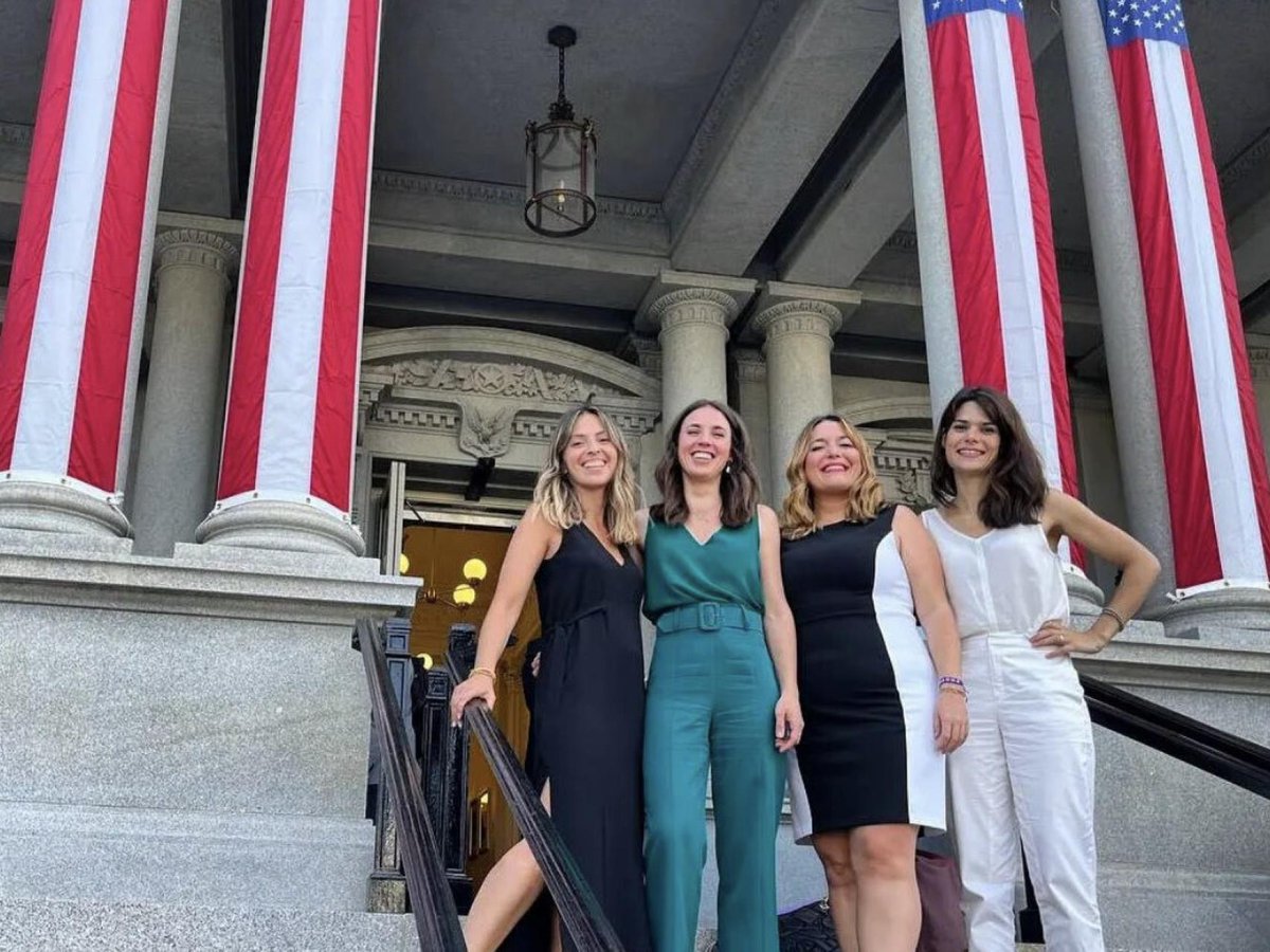 Con el dinero que le quitaban vía impuestos a los españoles que se levantan a las seis de la mañana, no se iban a Gaza, se iban a disfrutar del imperialismo yanqui.