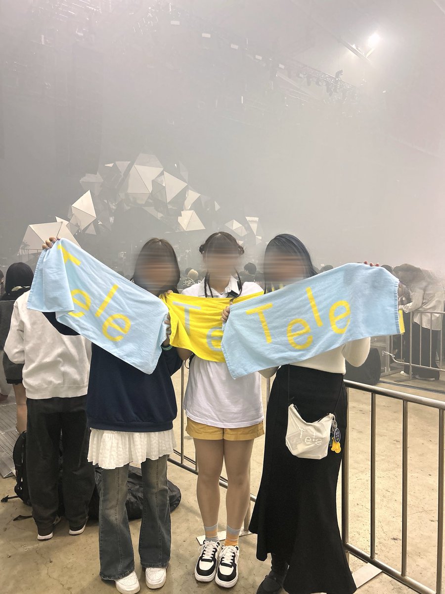 Tele 4周年おめでとう(；；)♡

13歩のステージも大きくなって
マイクを通さないと声も聴こえなくなって

「思想のない音楽は鳴らさない」って
言葉は絶対に守ってくれてて。
そんな貴方を見守れて幸せです

これからもTeleが谷口喜多朗が魅せてくれる、音楽を言葉を思想を楽しみにしてます
<a href="/KitrTele/">Tele</a>