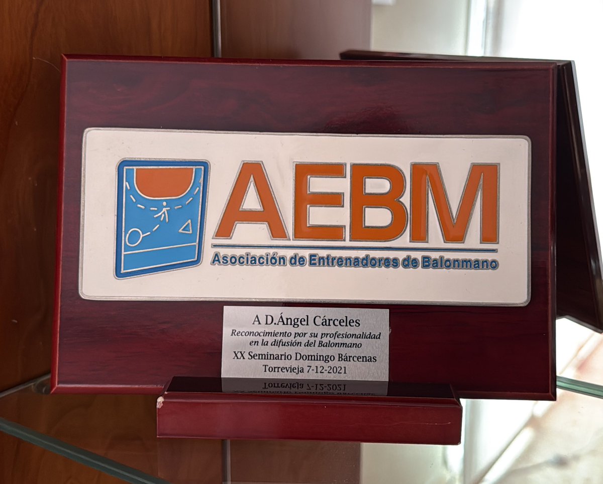 Mi felicitación más sincera para la <a href="/AEBM_1996/">AEBM</a> que nacía como organización tal día como hoy de hace 30 años. Una entidad hacía la que siento un profundo respeto por su trabajo y por el trato que siempre han tenido hacia mi persona y mi labor. Feliz Aniversario y a por muchos más.