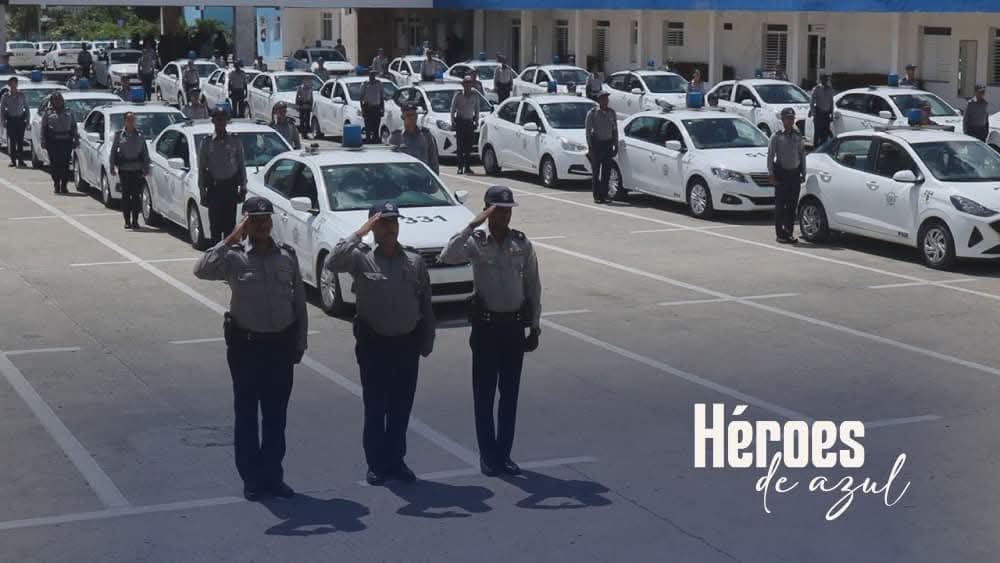Esteban Lazo: «El reconocimiento y felicitación a los integrantes de la Policía Nacional Revolucionaria (PNR) en un nuevo aniversario.Verdaderos #HéroesDeAzul, ustedes son protagonistas de proezas cotidianas y la defensa de la seguridad y tranquilidad ciudadana de nuestro pueblo»