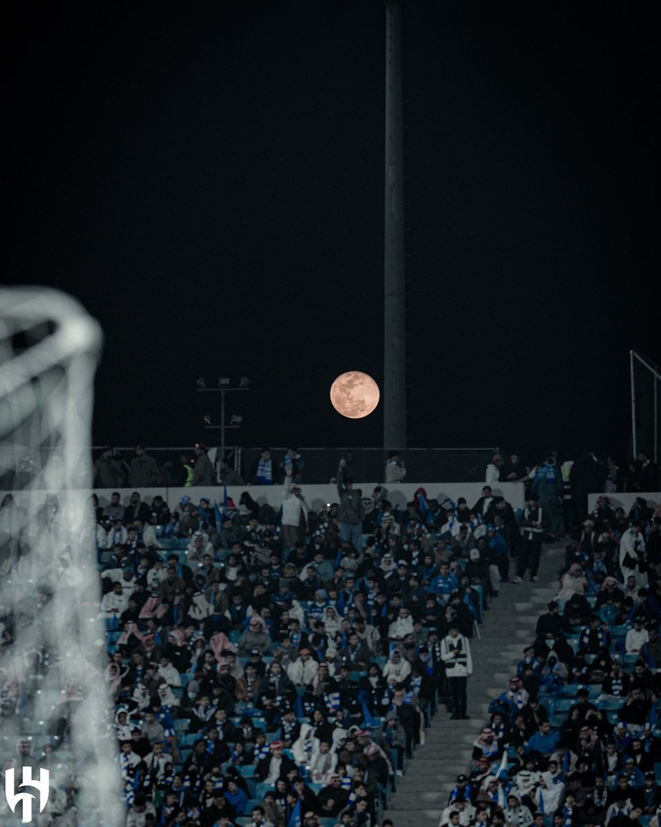 fans_of_alhilal's tweet image. مرة قمر.. ومرة بدر.. ودايم هلال 💙✨