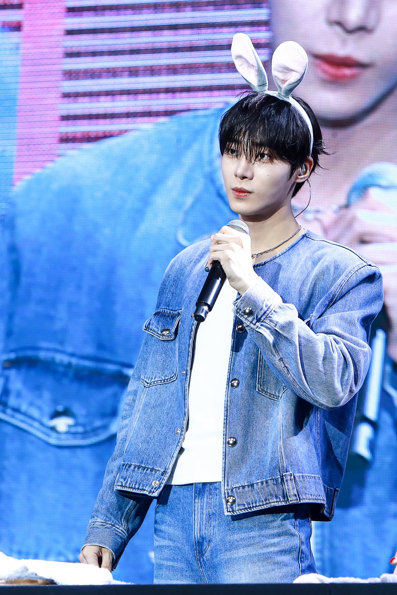 파란 tweet media