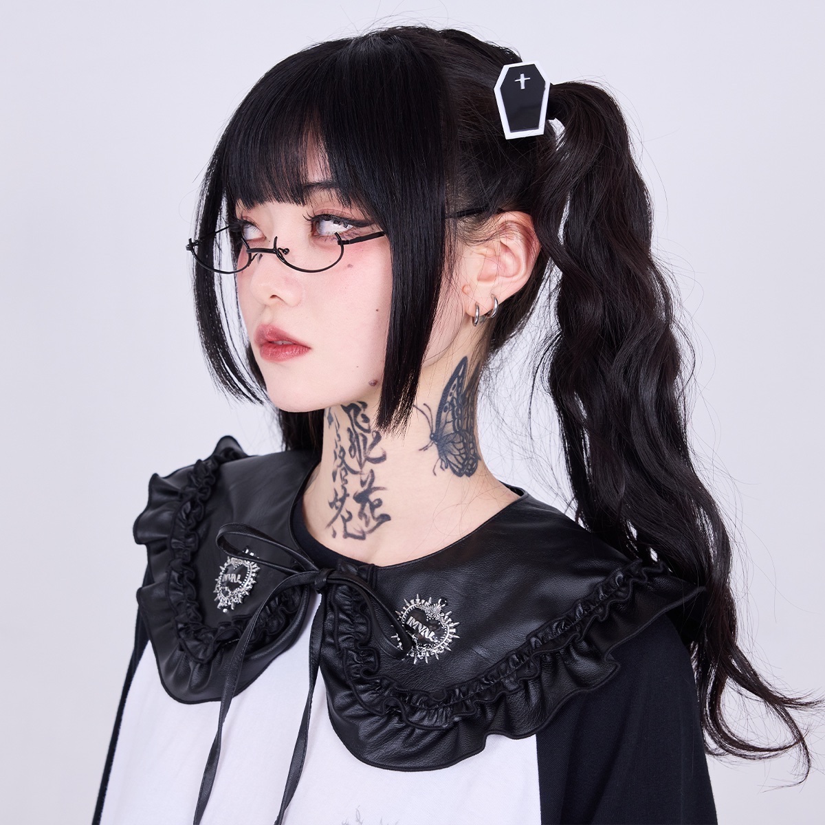 🖤IMVAL 🖤 ♦︎Leather collar ふっくらとしたフリルと、艶めく
