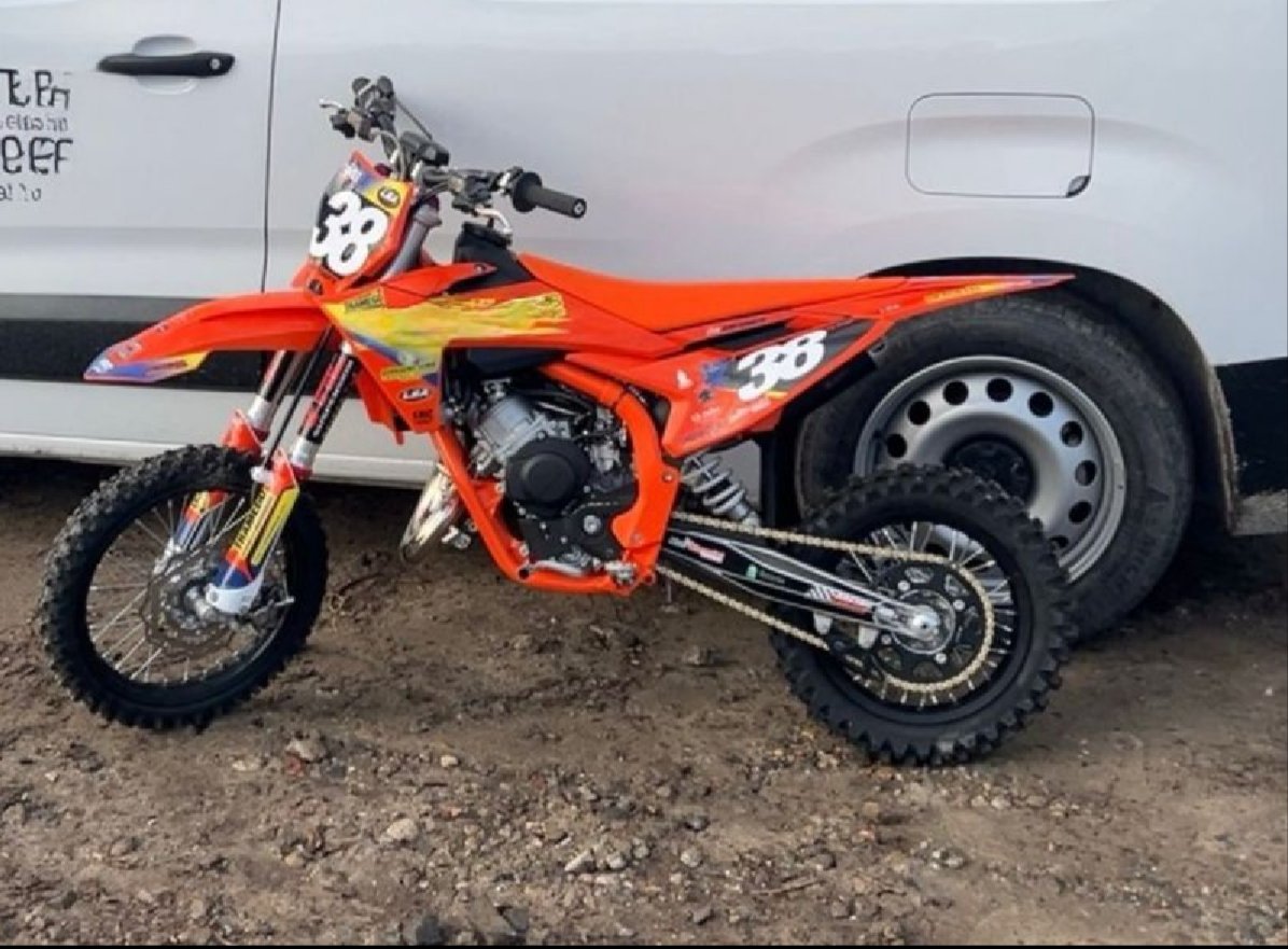 #gestolen #Motor Gestolen Nederland 
✅ Datum Gestolen:  04-01-2026
✅ Gestolen te  : Zoersel
✅ Merk: KTM
✅ Model : 65 SX
✅ Kenteken: NVT
✅ Vin/Chassisnr: ******20800
✅ Bouwjaar: 2026
✅ Kleur: Oranje
✅ Plaats chassisnr : Kader
✅ Met dank aan : gestolenobjectenregister.nl