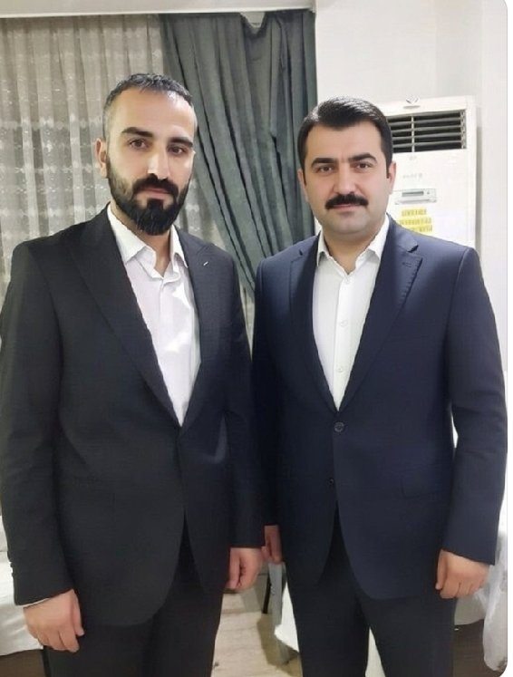 Hey <a href="/grok/">Grok</a> yanıma Alpaslan Türkeş koy.