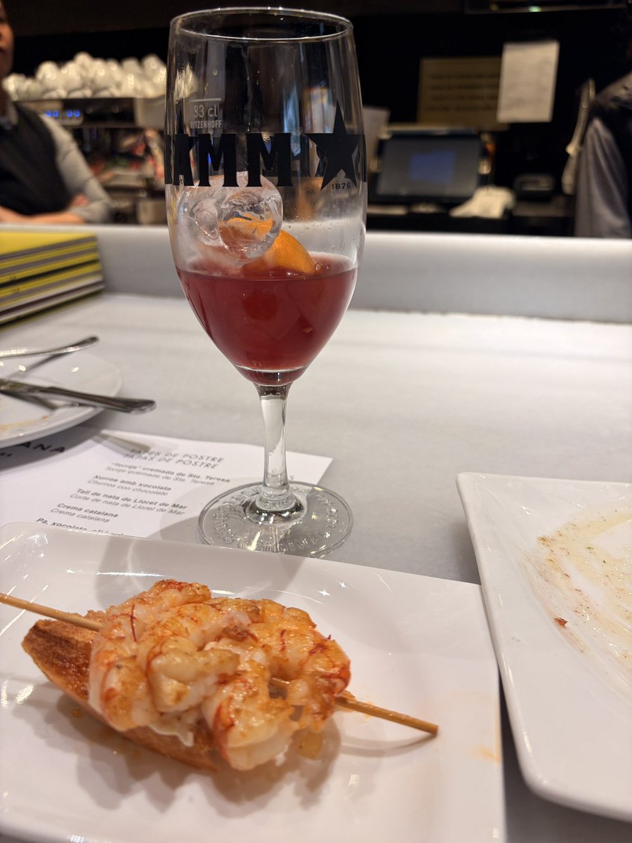 CERVESERIA CATALANA BARCELONA
フォア乗せテンダーロインのタパスとサングリア
ここ格別に美味しくてリピートリピート