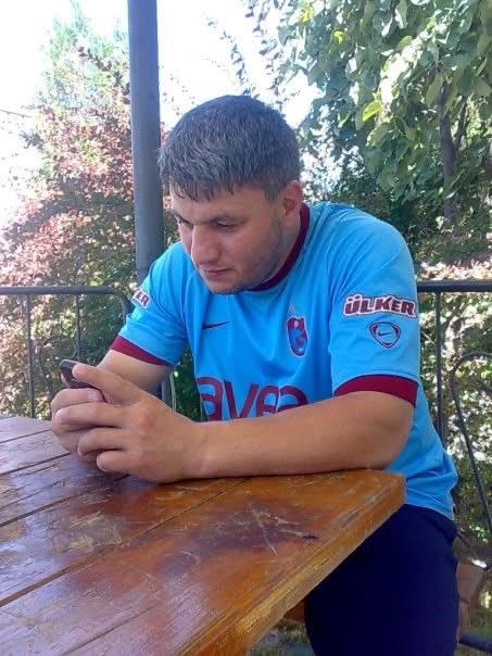 Yıllar geçer, formalar değişir ama bordo-mavi sevda değişmez ❤️💙