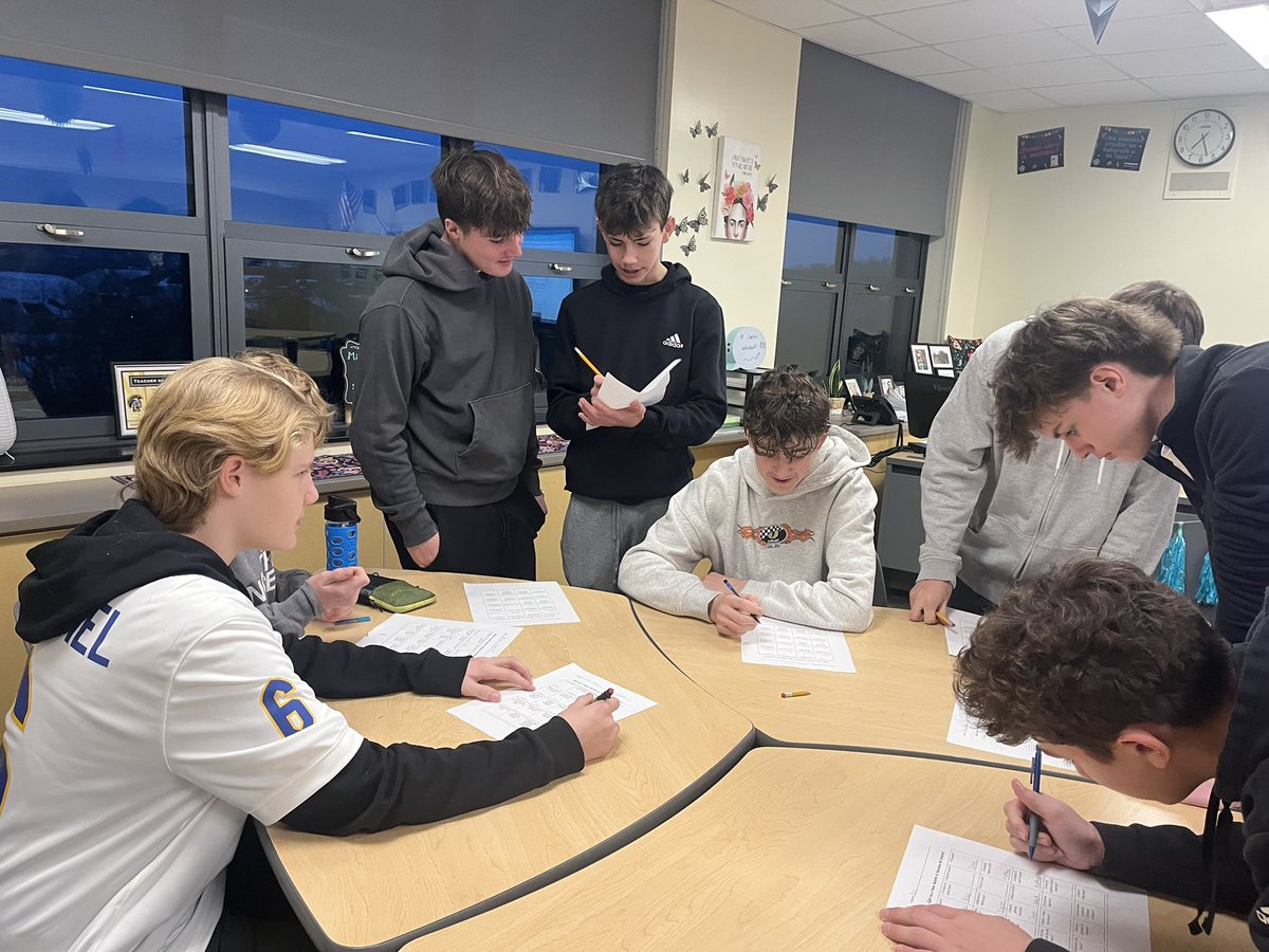 Señorita Hellmann tweet media