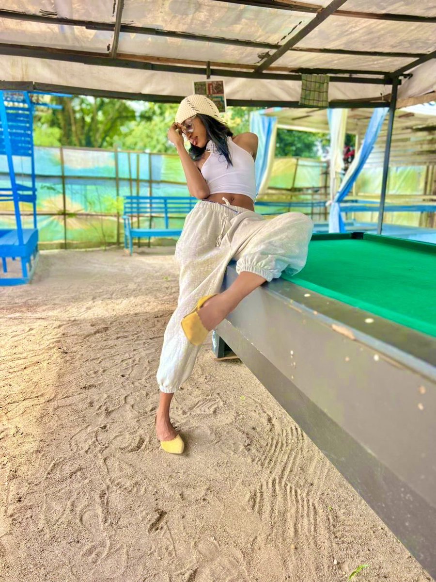 Jessica27620149's tweet photo. @SamuelOtigba Is there room for one more? 
5’8
Port harcourt Nigeria 
Got a few experience in modeling and I would love to work with you . https://t.co/NH9nDYC0rD